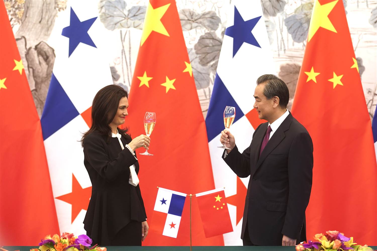 New relations between China and Panama 